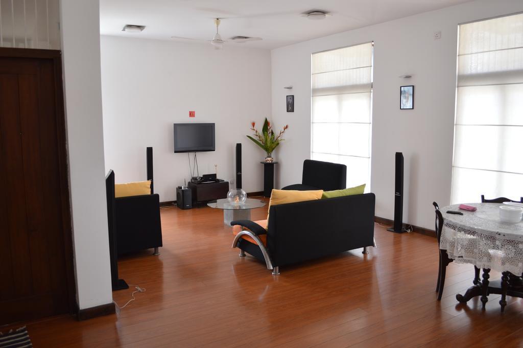 Star Class Comfort In Capital City Battaramulla Habitación foto